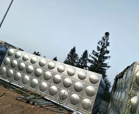 為什么不銹鋼水箱板材表面要設計鼓起來的形狀呢？